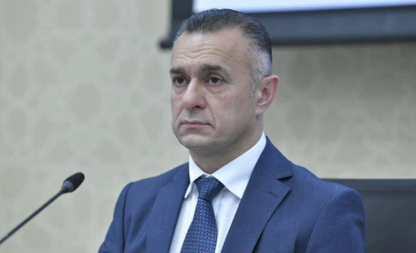 Nazirdən bəzi dərmanların tapılmamasına reaksiya